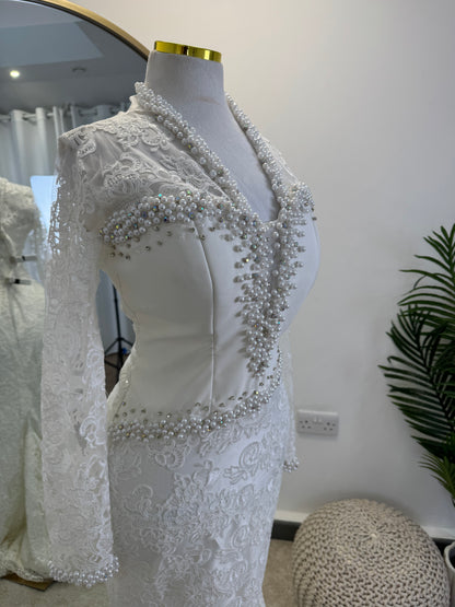 Lace long sleeve wedding dress