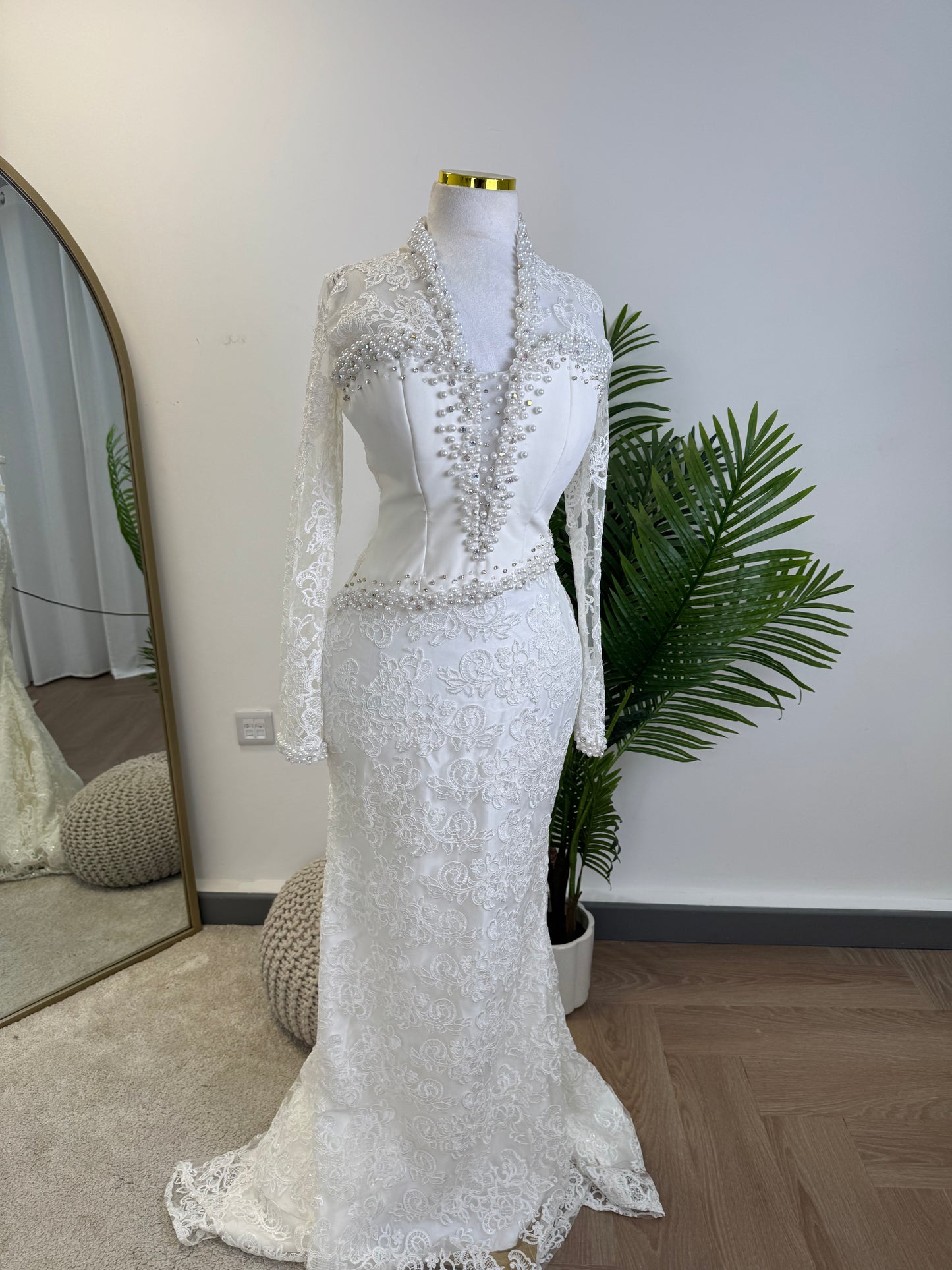 Lace long sleeve wedding dress